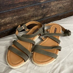 7.5 Soda sandals.